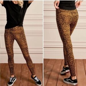 Stella & Dot, Crush it Legging, Animal Dot, Size‎ Small - NWT